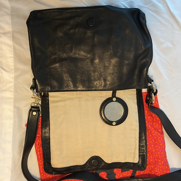 Tory Burch Crossbody (Leather/ Chains) - Picture 4 of 9